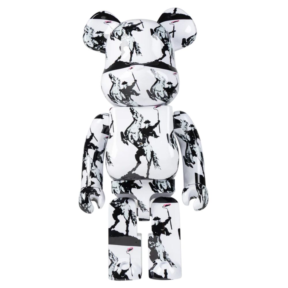 1000% Bearbrick Highwayman (PRE-ORDER) BEARBRICK 1000% Highwayman collectible figure by Medicom Toy in large display format with bold designer style and premium presence.