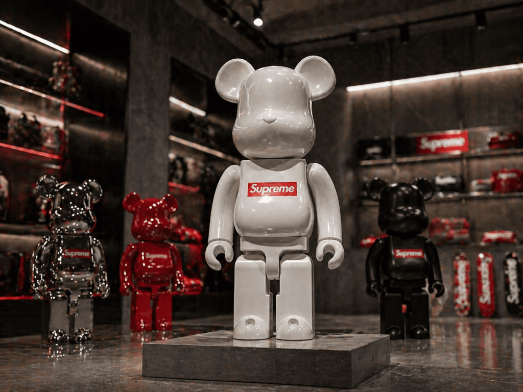 Supreme Bearbrick 1000% red box logo — limited edition Medicom Toy x Supreme collectible figure white vinyl